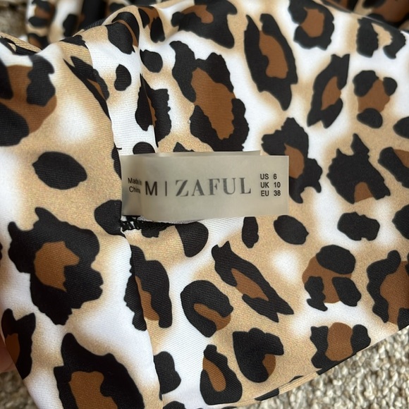 Lightly worn bikini - high waisted bottoms - Picture 4 of 4